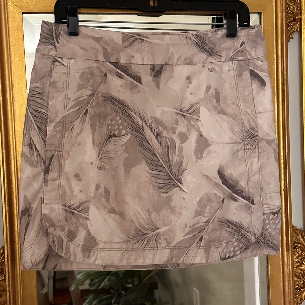 Tribal Feather Print Mini Skort - Cream and Gray
